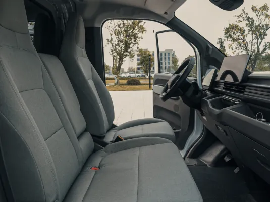 Slimme mobiliteit met de 100% elektrische FARIZON V7E