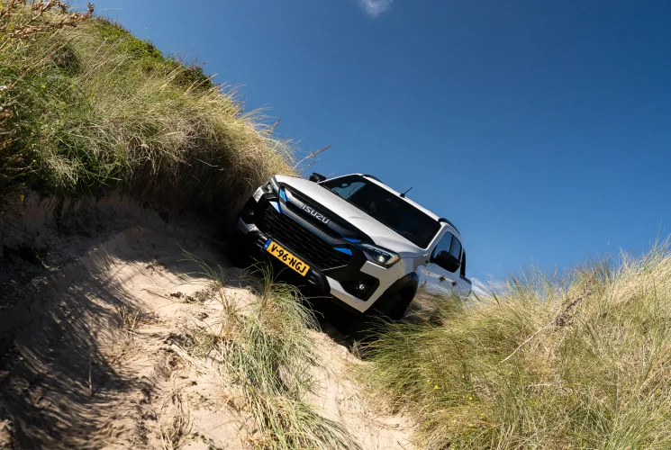 ISUZU D-Max Electric