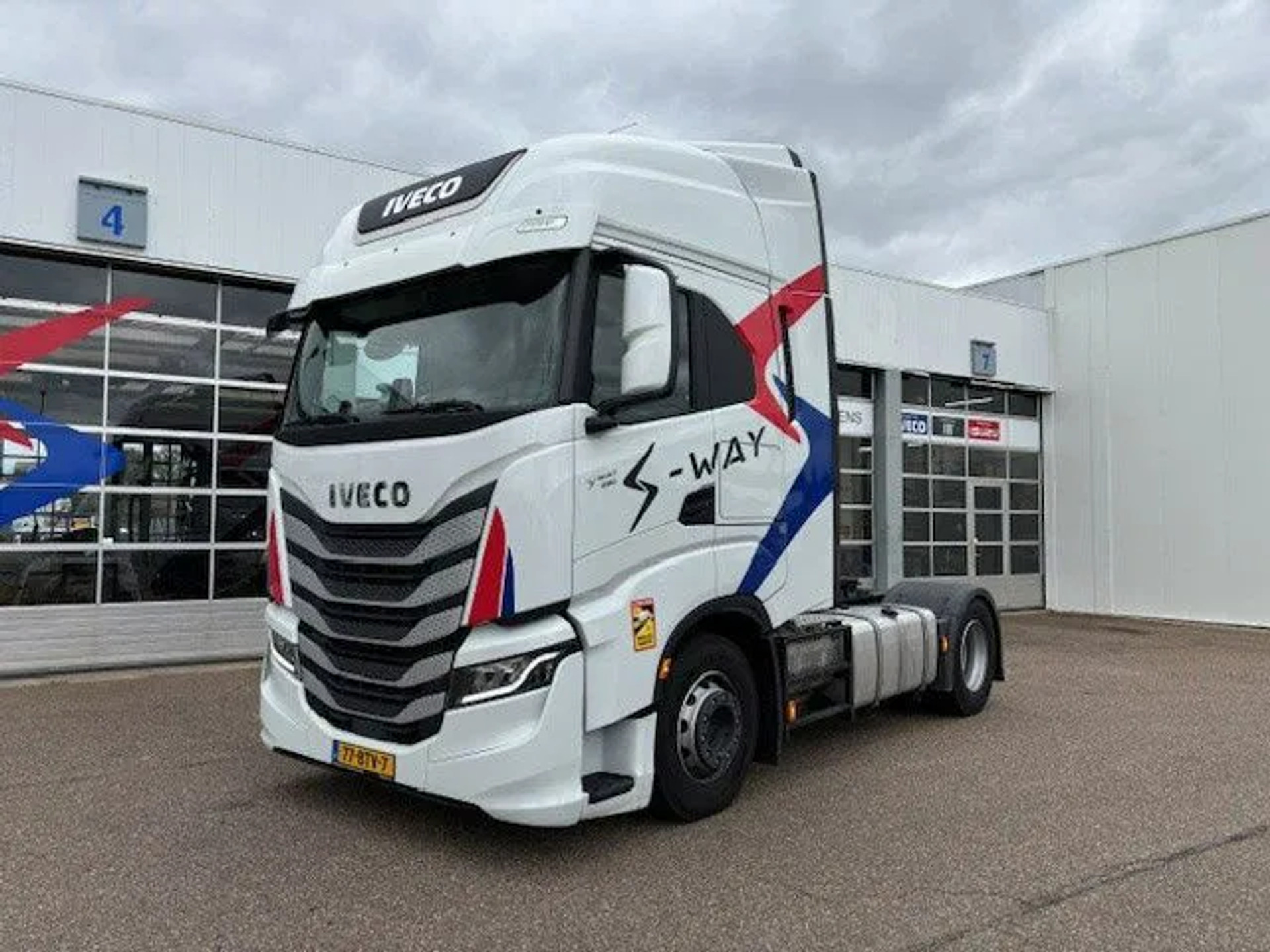 Iveco  S-WAY 490